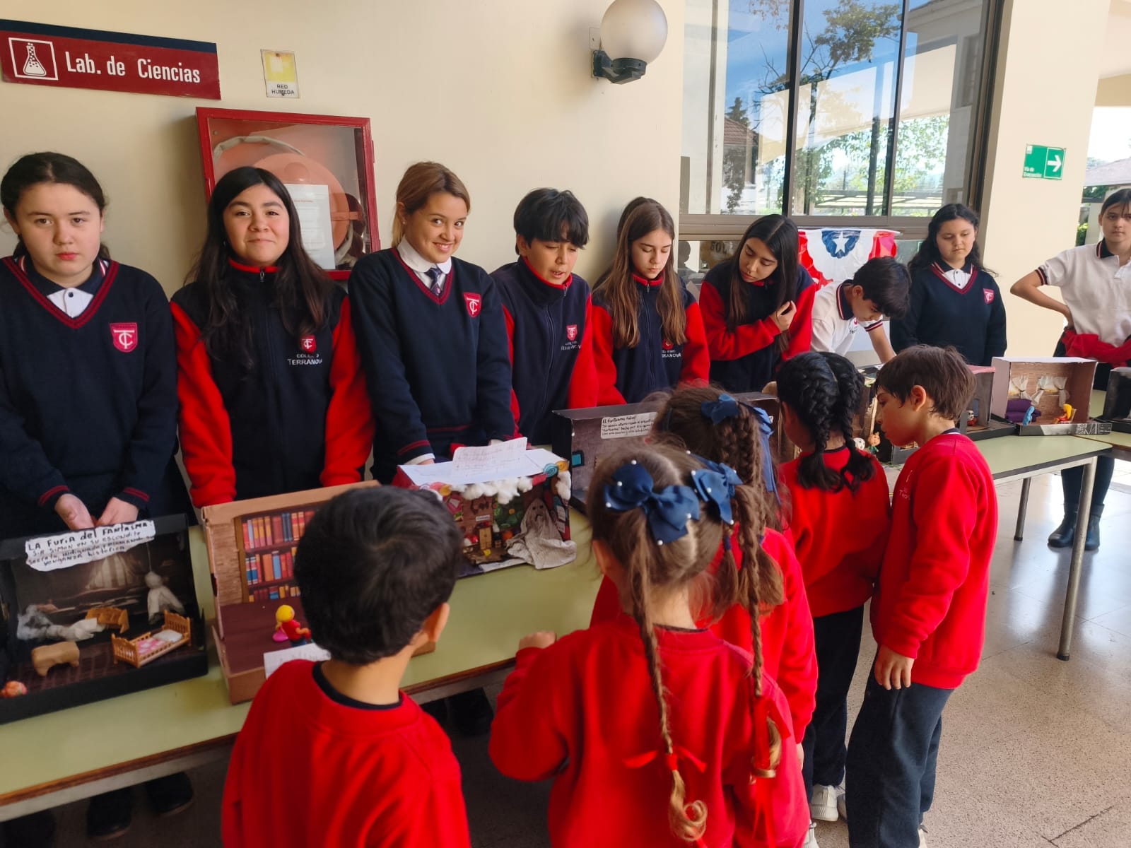 Sexto Básico presenta creativos dioramas de “El fantasma de Canterville”